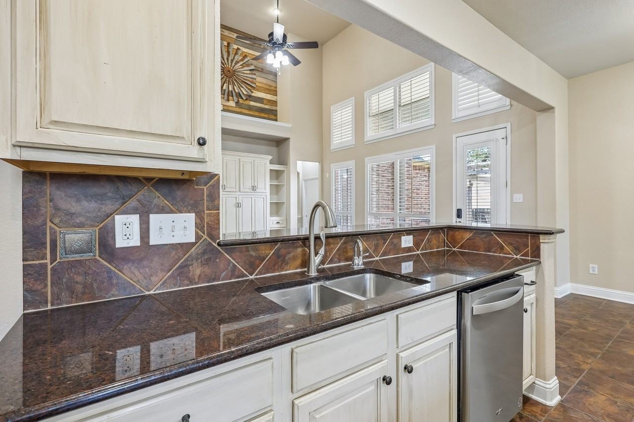 1205 Lake Glen Cir - Photo 6 of 26