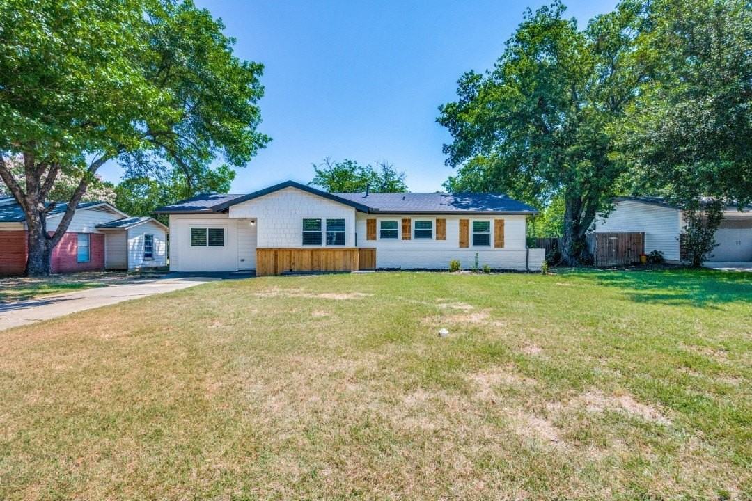 411 Hillcrest St - Photo 2 of 24