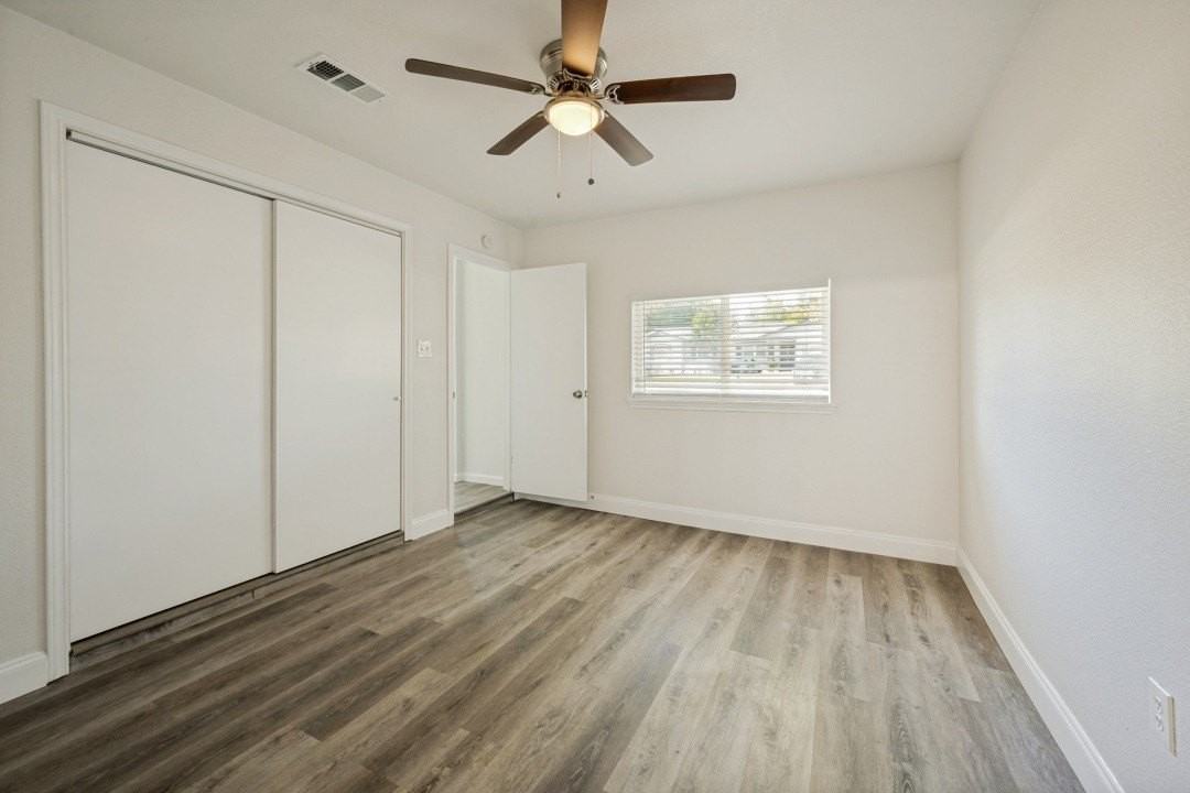 411 Hillcrest St - Photo 5 of 24
