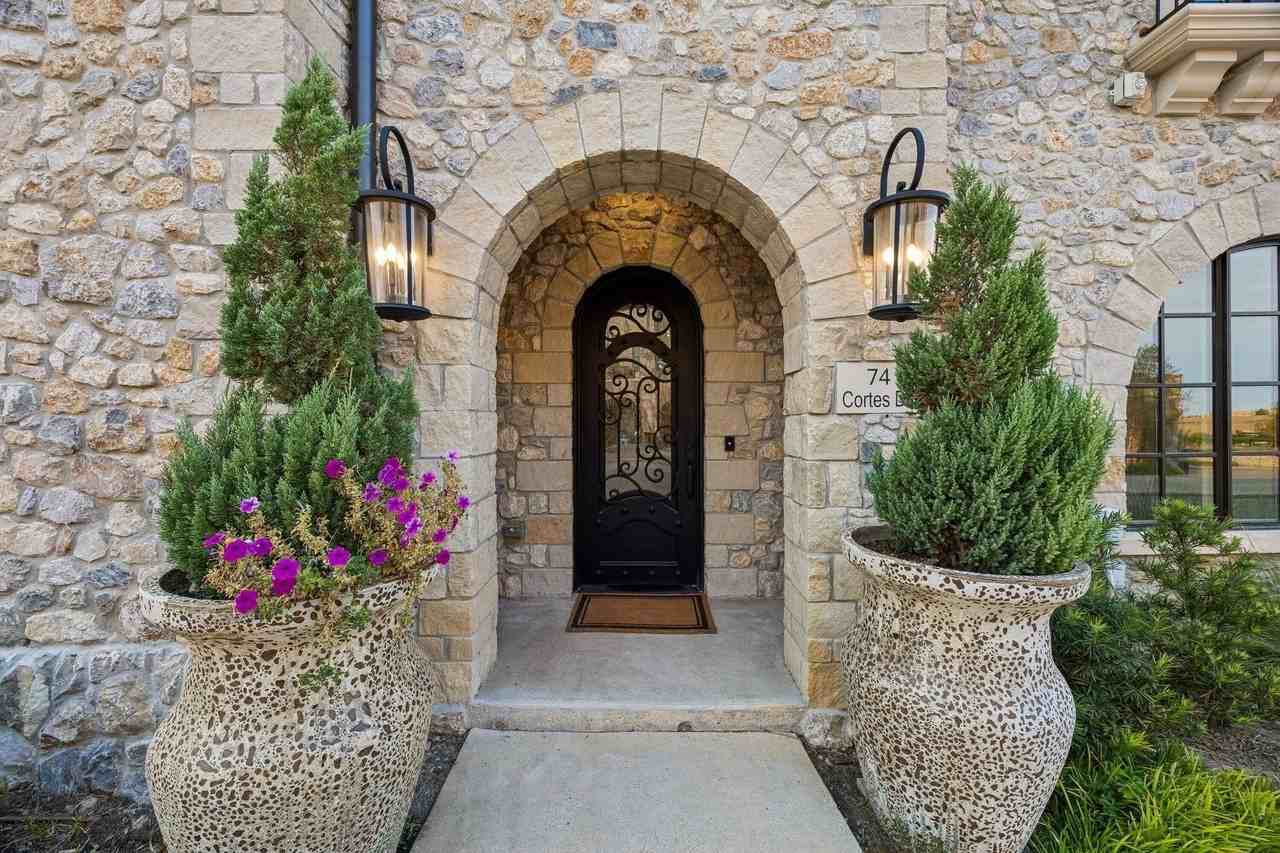 74 Cortes Dr - Photo 4 of 40