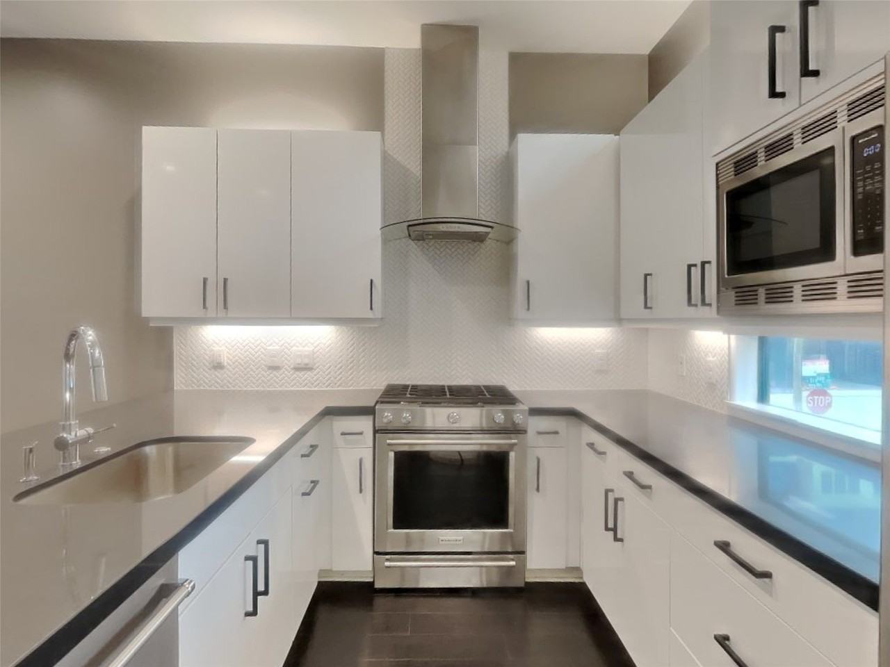 1625 Hickory St #105 - Photo 5 of 15