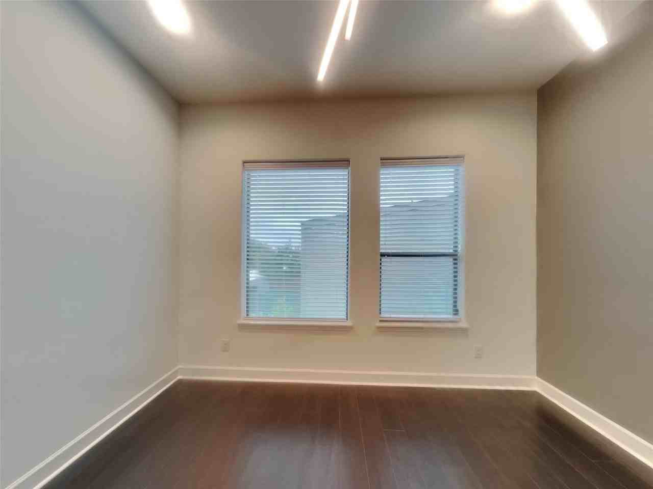 1625 Hickory St #105 - Photo 6 of 15