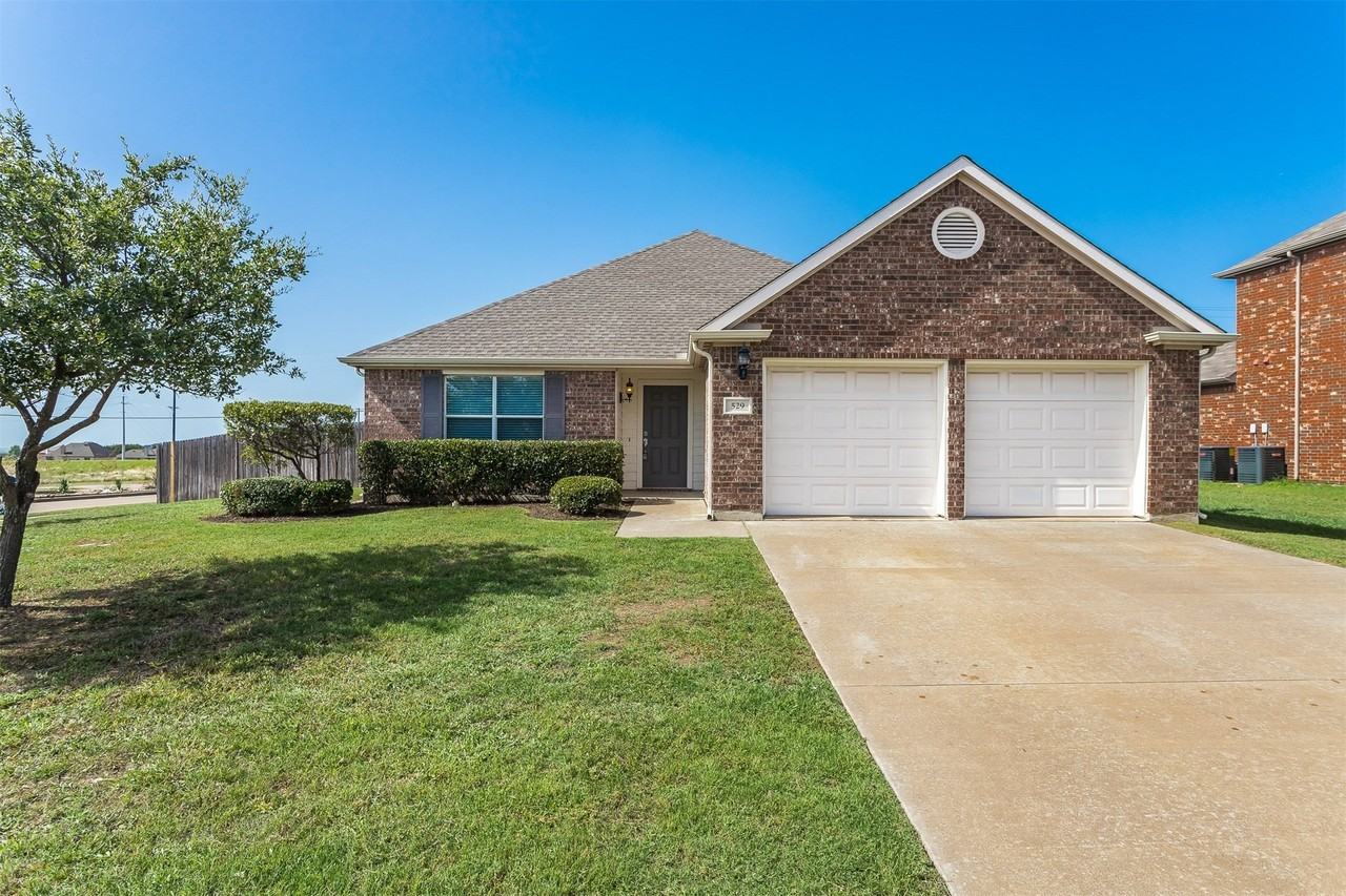 529 Quail Hollow Dr - Photo 2 of 33