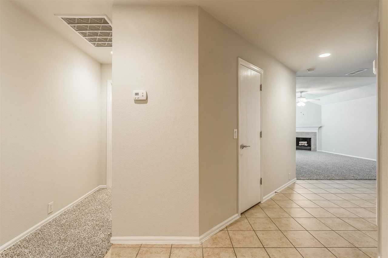 529 Quail Hollow Dr - Photo 6 of 33
