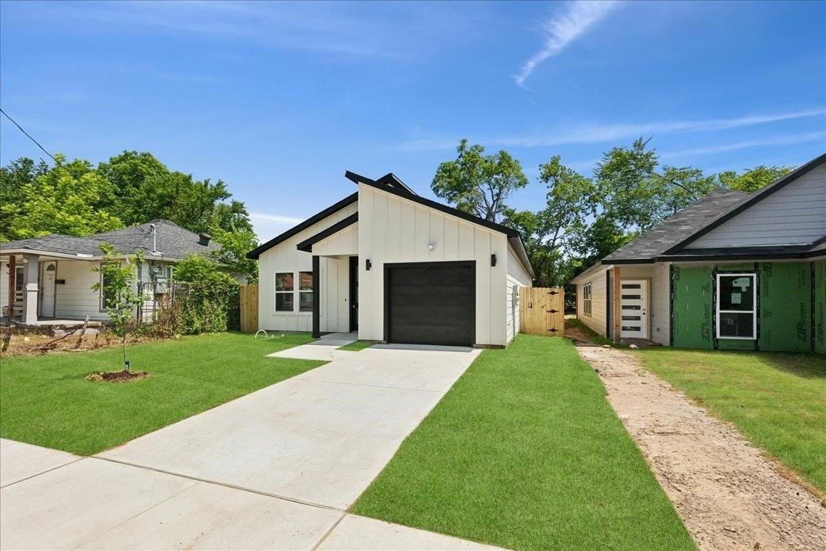 3930 Coolidge St - Photo 3 of 22