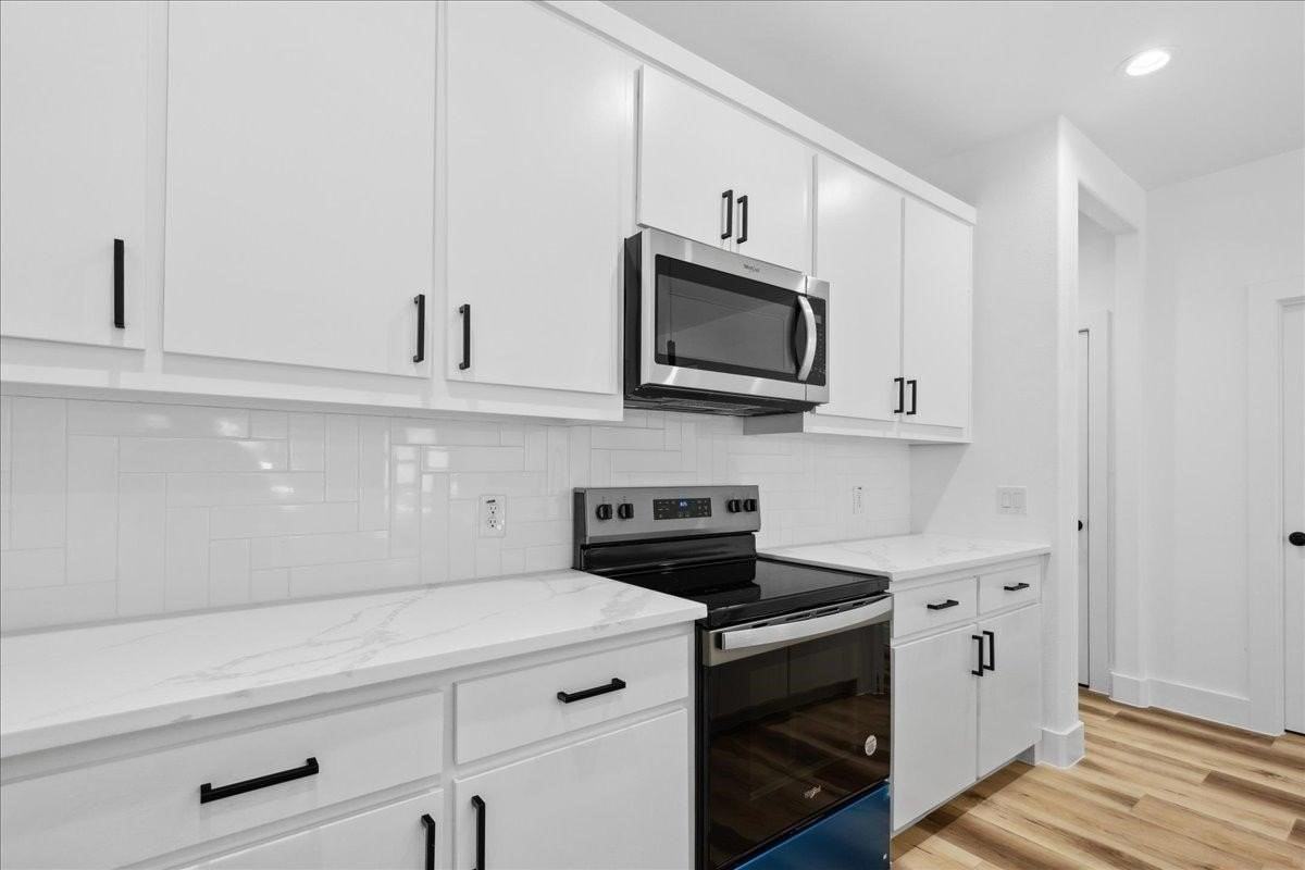 3930 Coolidge St - Photo 6 of 22