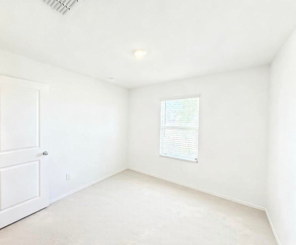 7855 Rutherford Ln - Photo 3 of 27