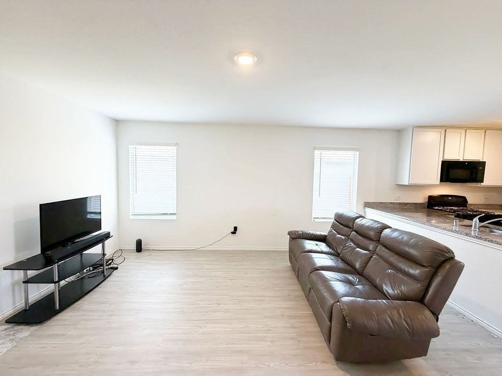 7855 Rutherford Ln - Photo 7 of 27