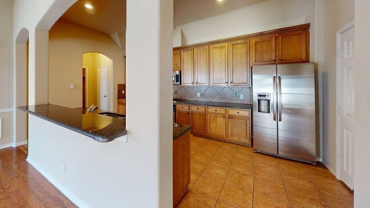 7440 Lancaster Gate - Photo 4 of 22