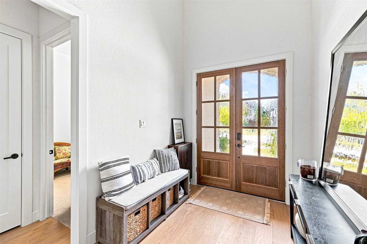 15561 Songbird St - Photo 3 of 40
