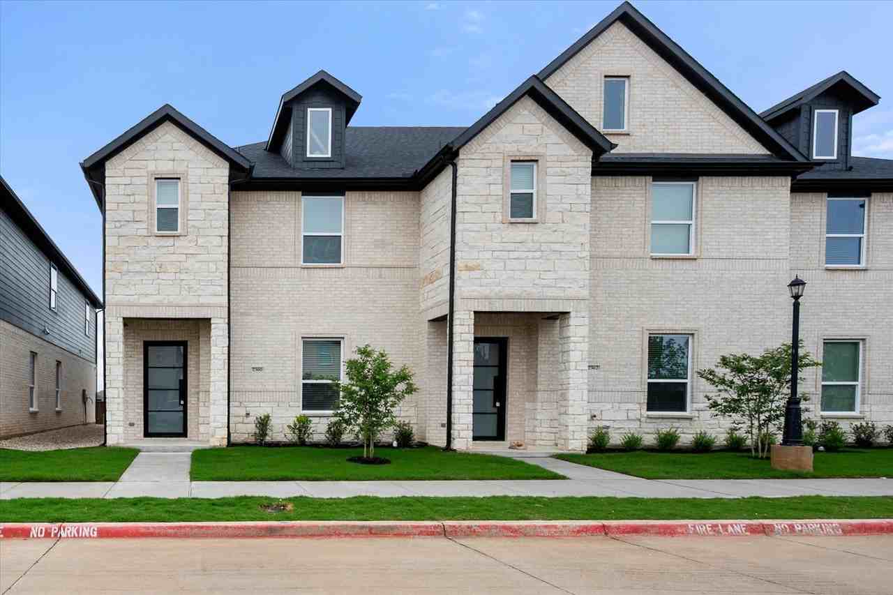 2362 Spring Park Blvd - Photo 3 of 31