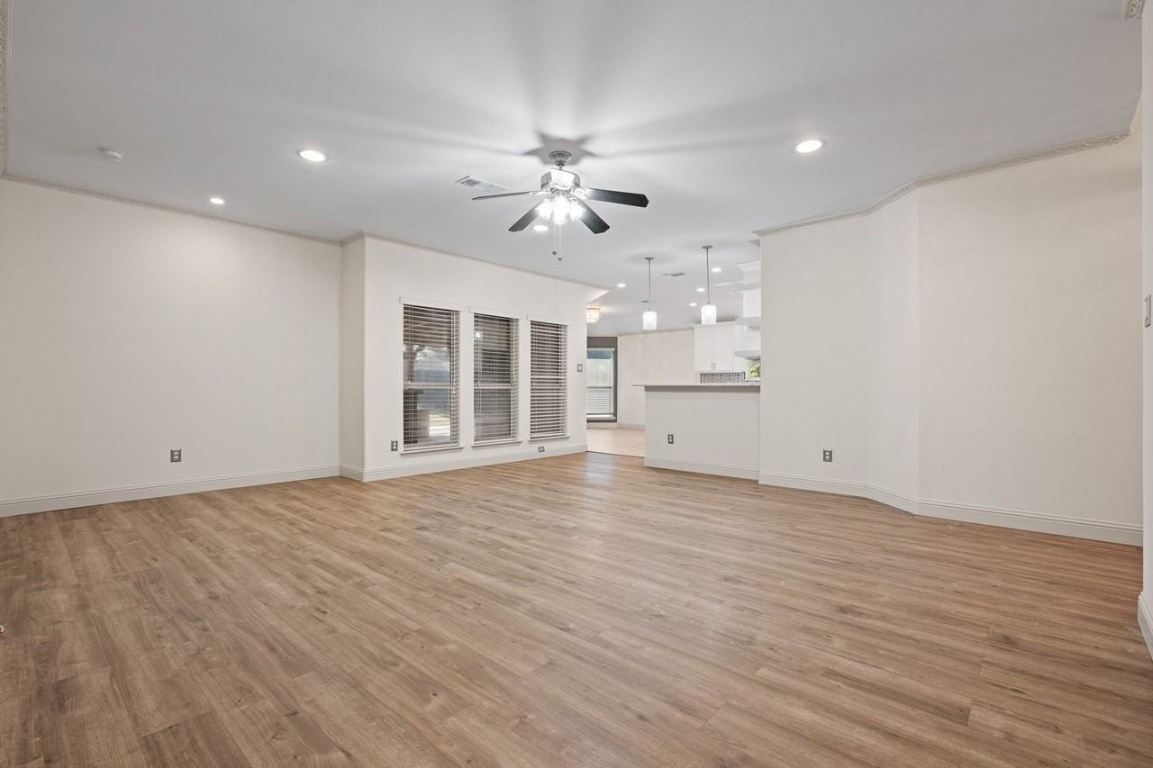 7103 Camp Creek Dr - Photo 2 of 21