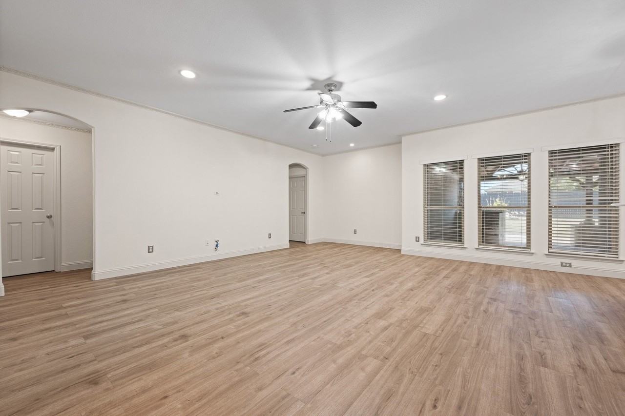 7103 Camp Creek Dr - Photo 3 of 21