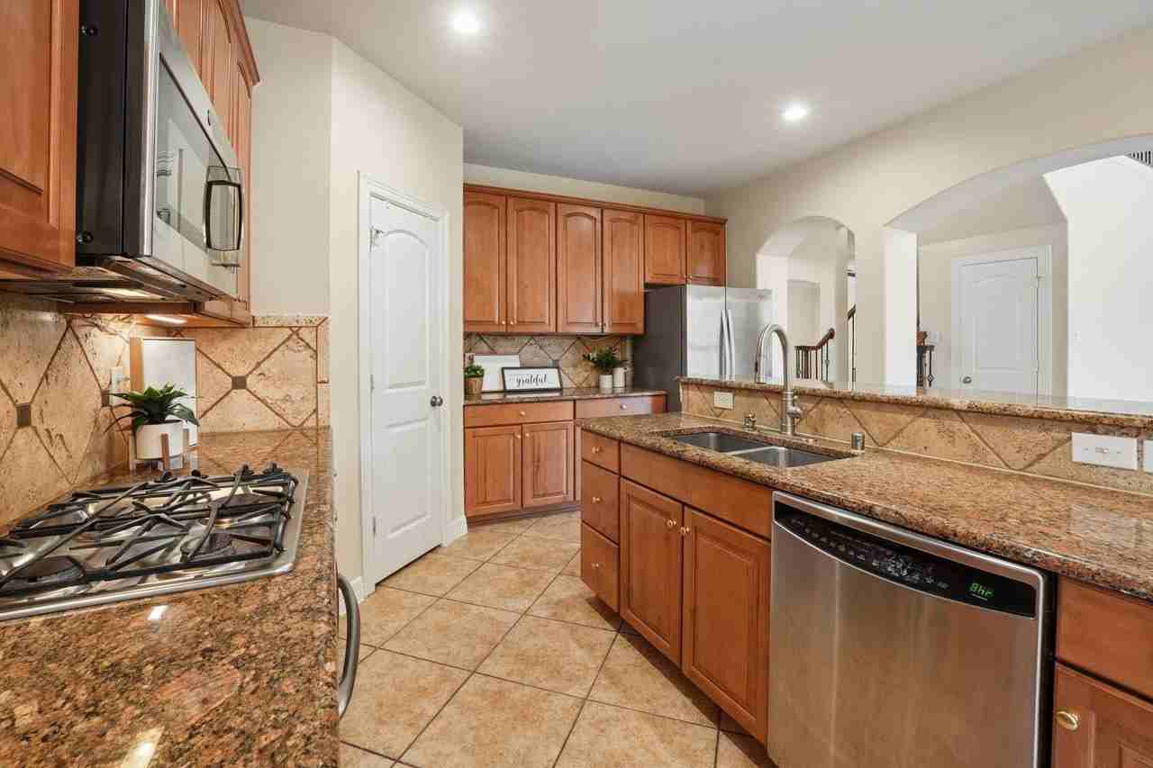 3512 Black Gold Dr - Photo 5 of 36