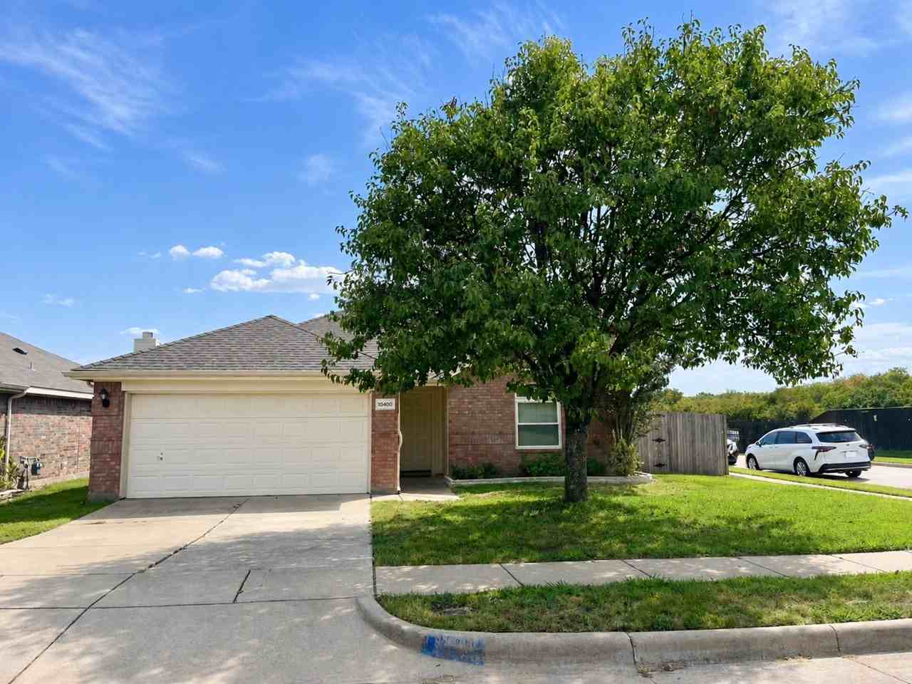 10400 Lake Park Dr - Photo 3 of 20