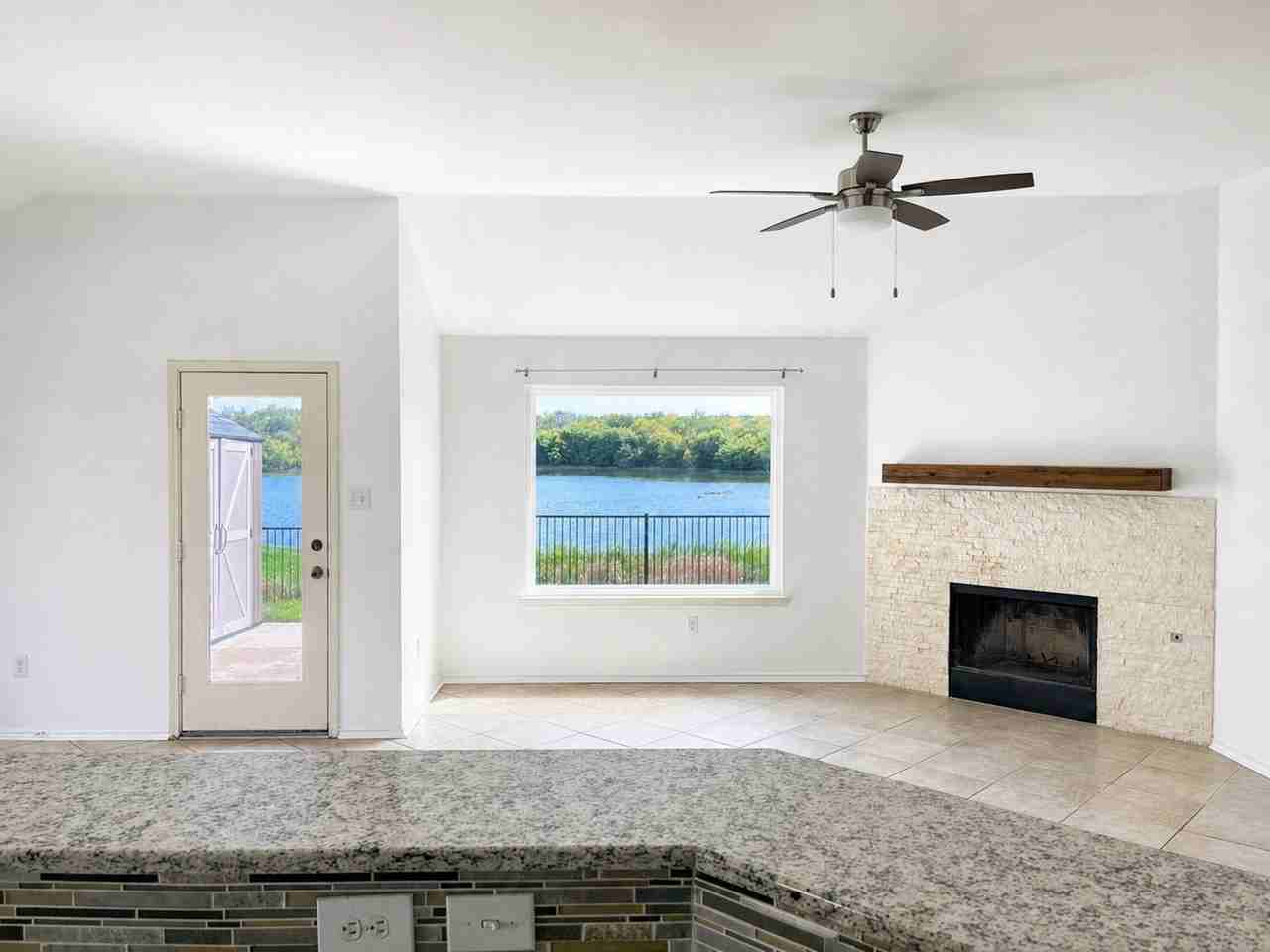 10400 Lake Park Dr - Photo 6 of 20