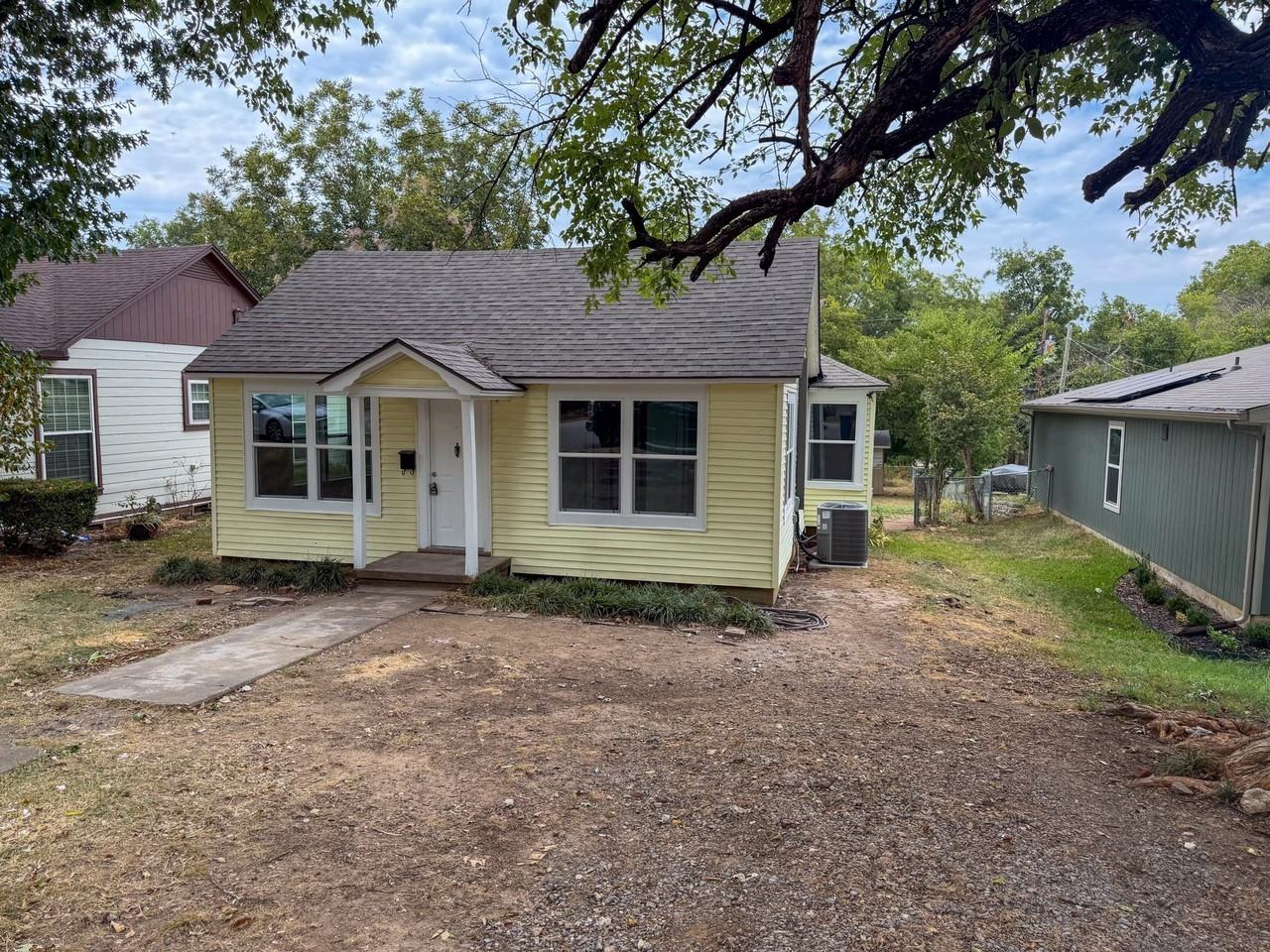 1527 W Gandy St - Photo 2 of 13