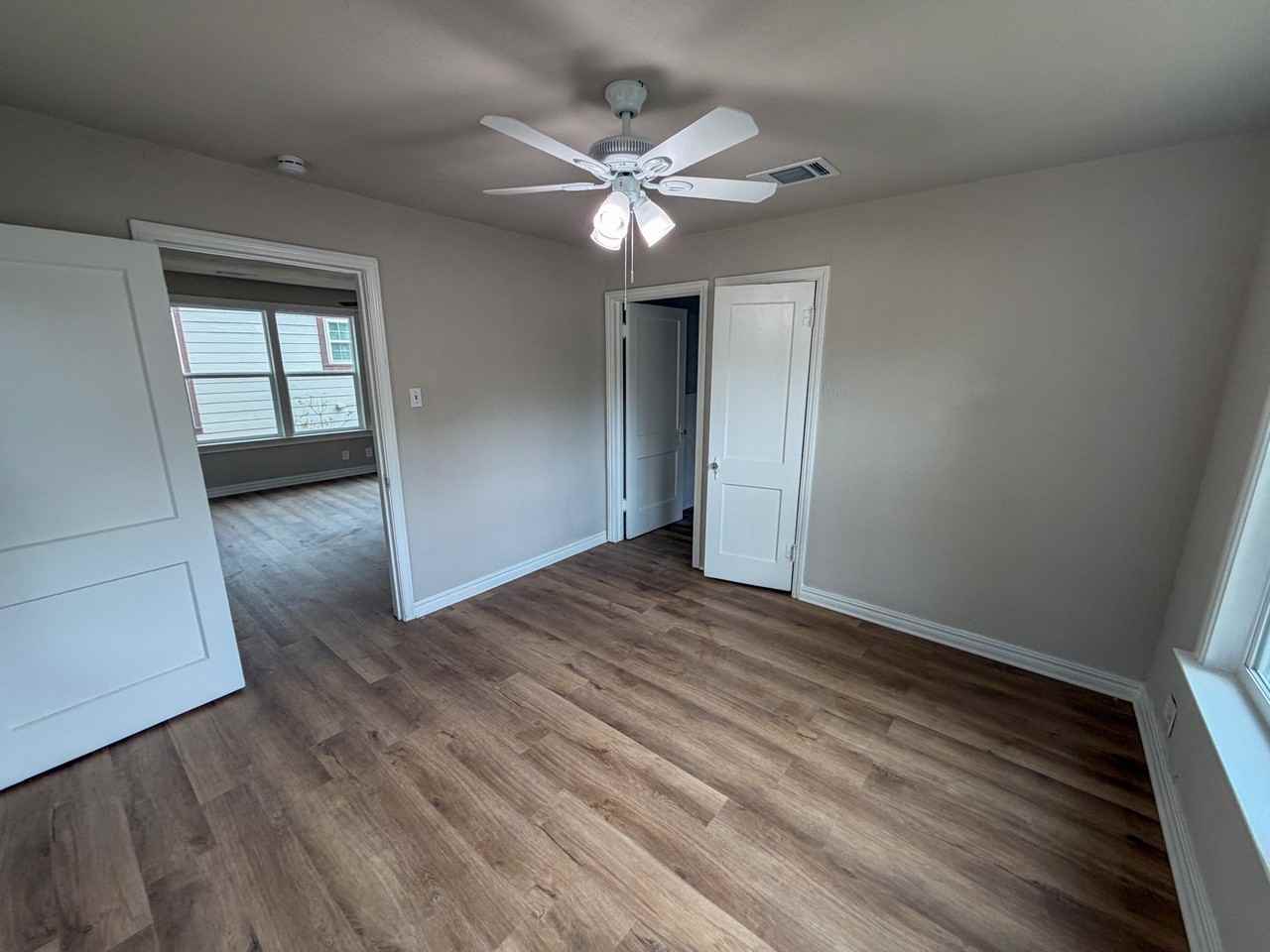 1527 W Gandy St - Photo 5 of 13