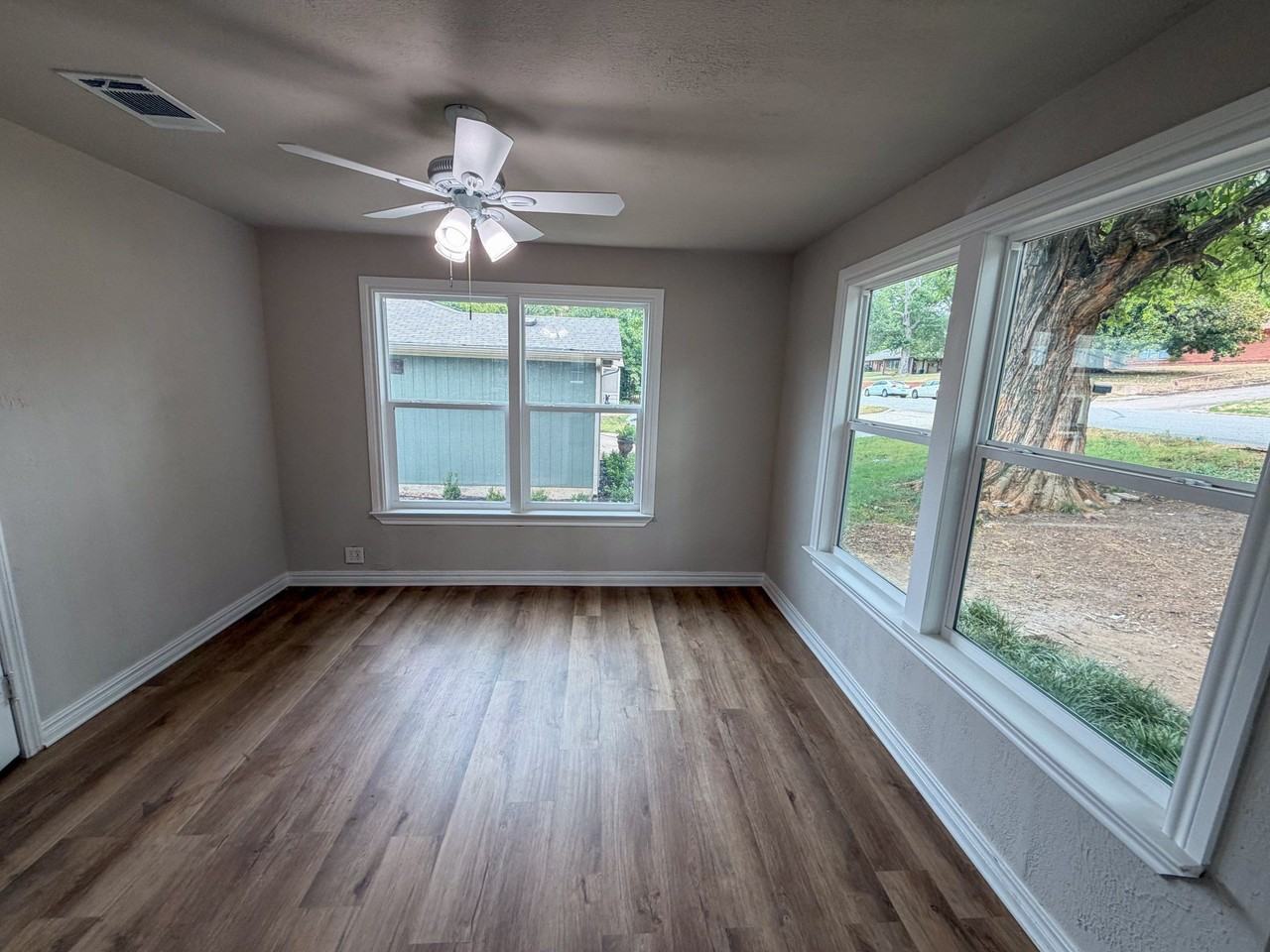 1527 W Gandy St - Photo 6 of 13