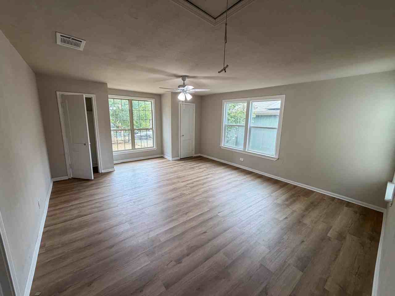 1527 W Gandy St - Photo 7 of 13