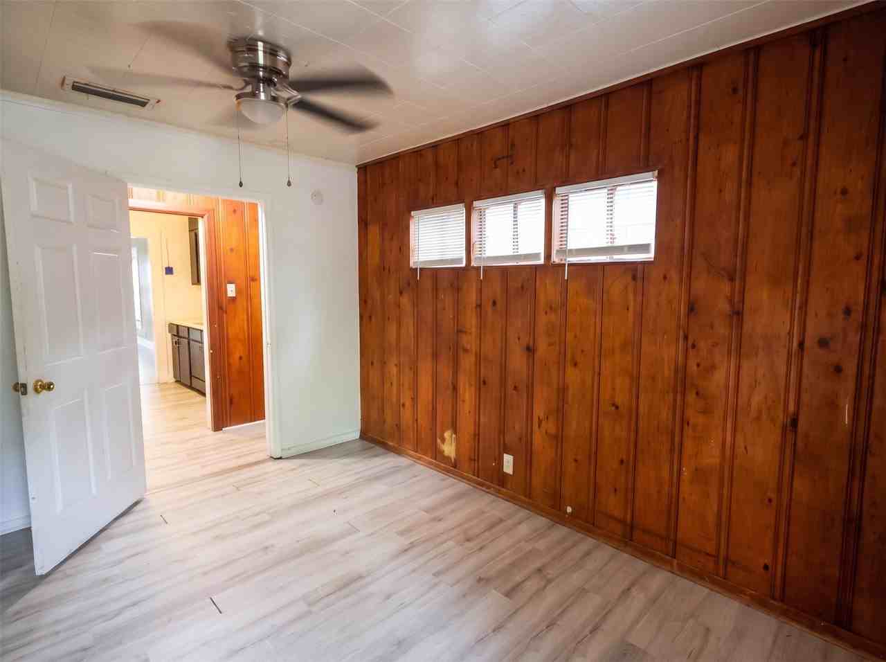504 Yarborough St - Photo 7 of 15