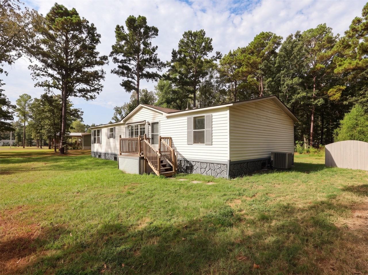 1304 Hollow Oaks Ln - Photo 2 of 18