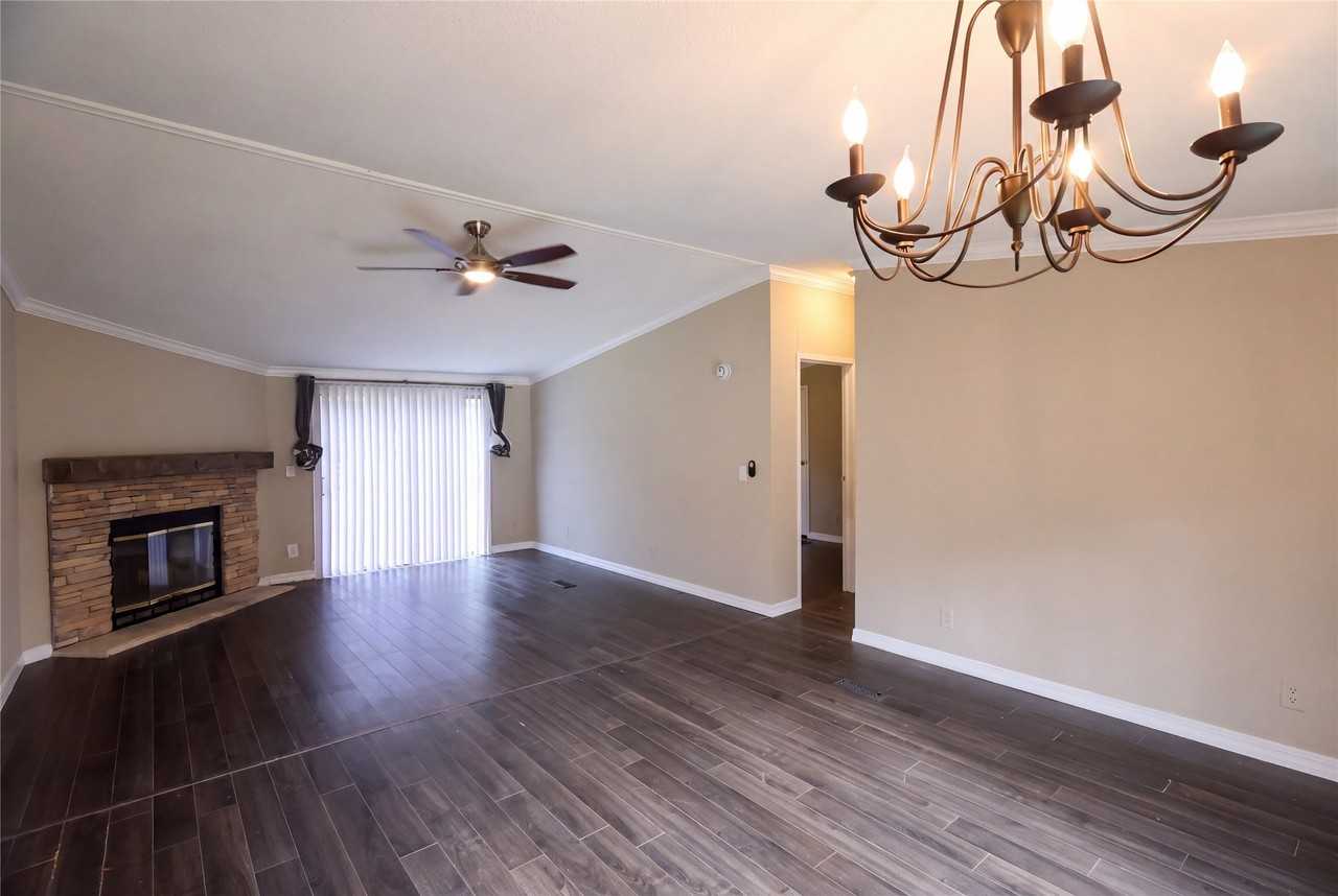 1304 Hollow Oaks Ln - Photo 4 of 18