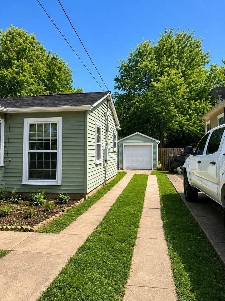 924 W Laurel St - Photo 6 of 7