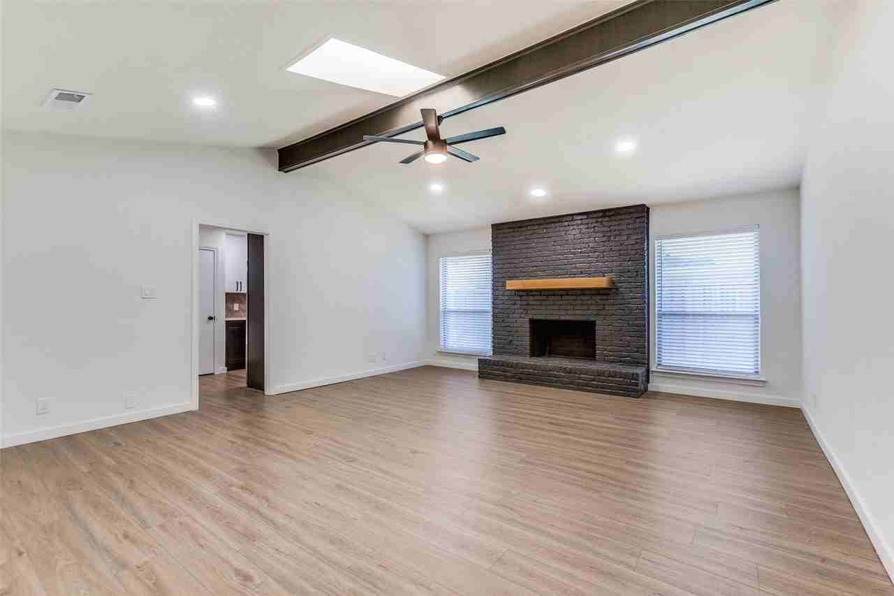 2822 Clear Springs Dr - Photo 6 of 25