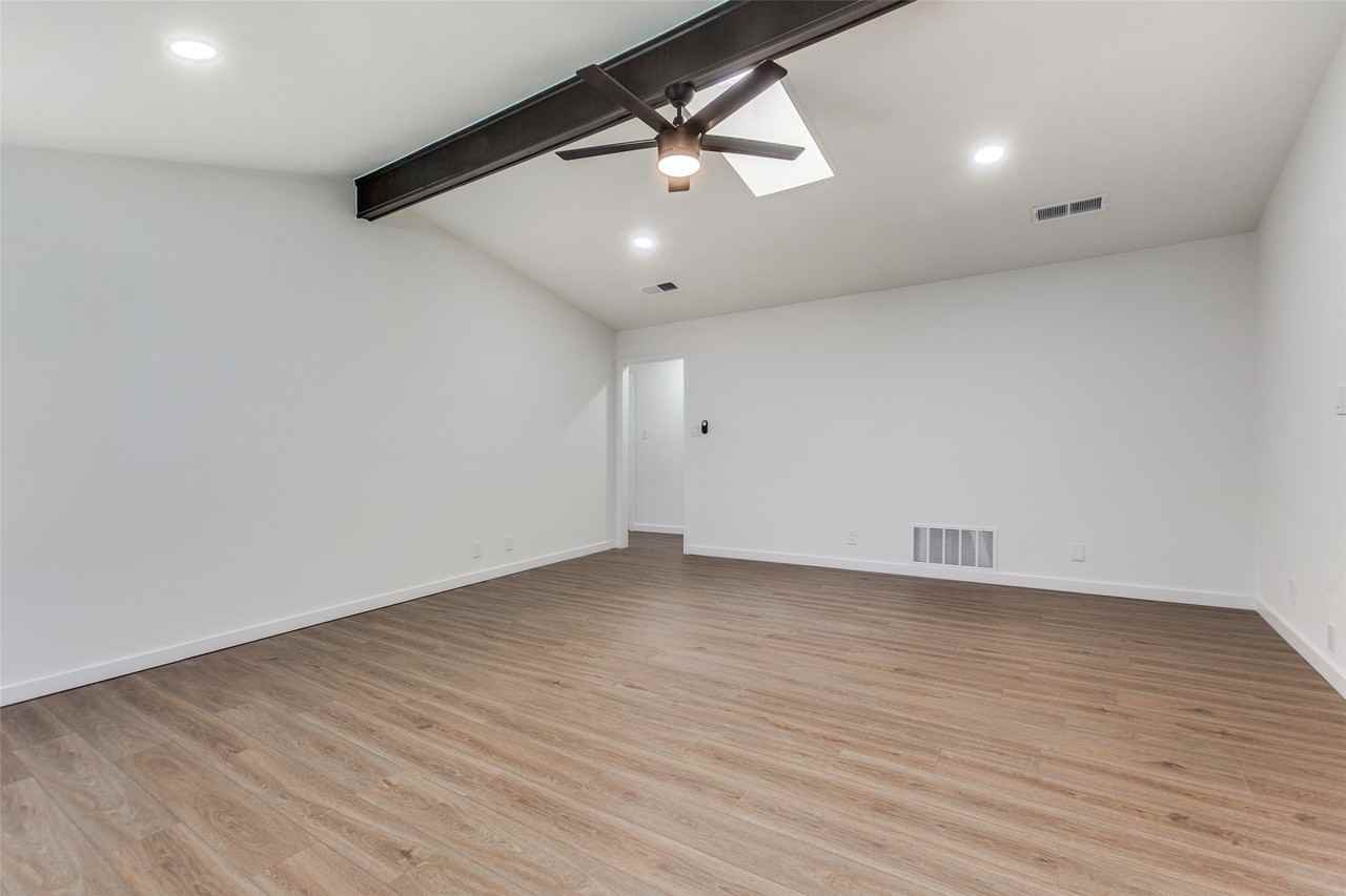 2822 Clear Springs Dr - Photo 7 of 25