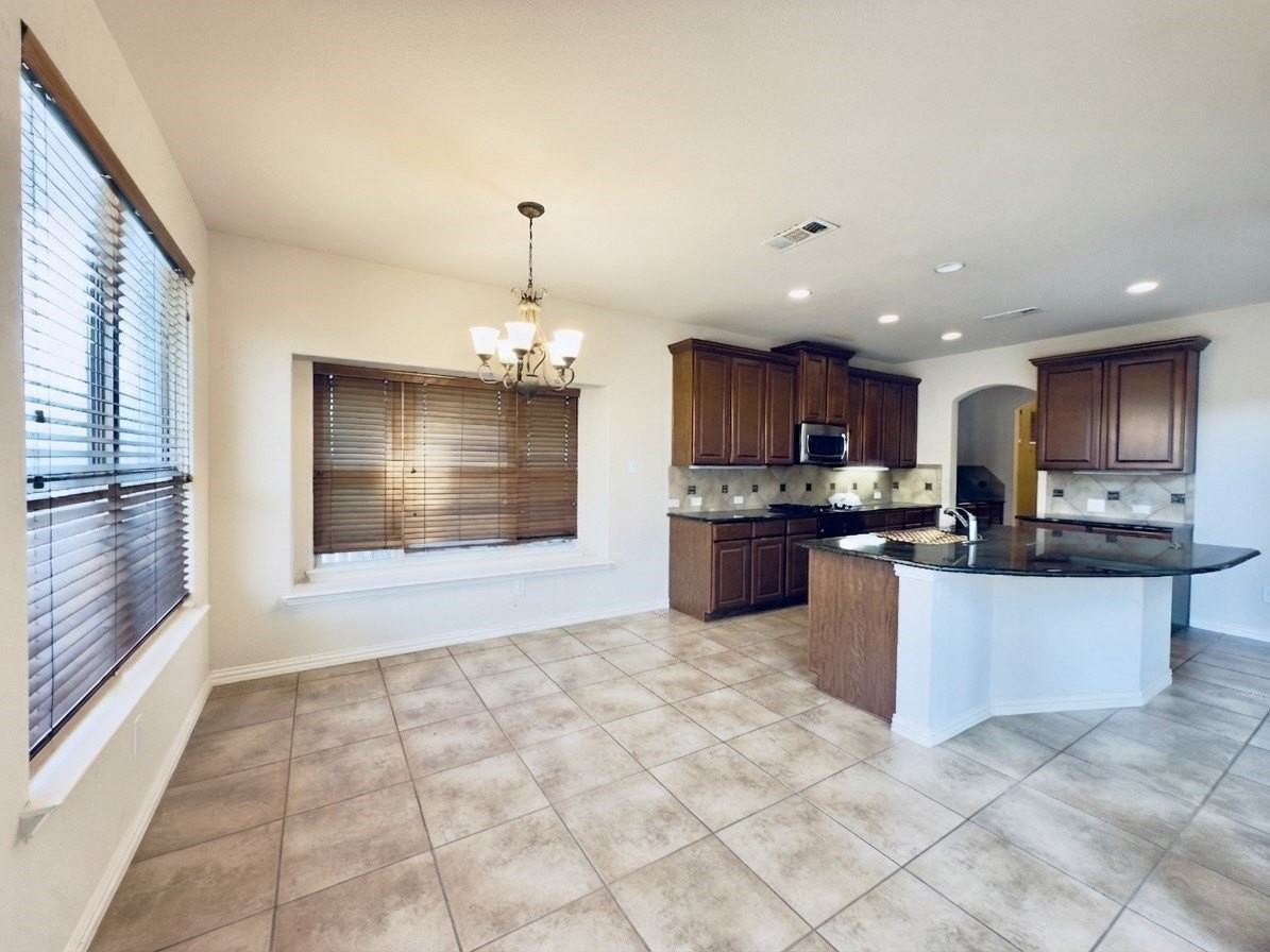4953 Grinstein Dr - Photo 6 of 38