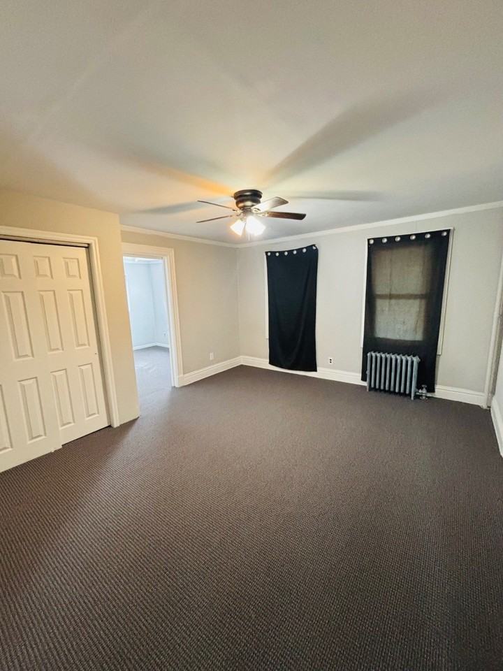 232 Glen Cove Ave - Photo 5 of 8