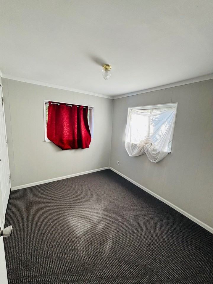 232 Glen Cove Ave - Photo 6 of 8