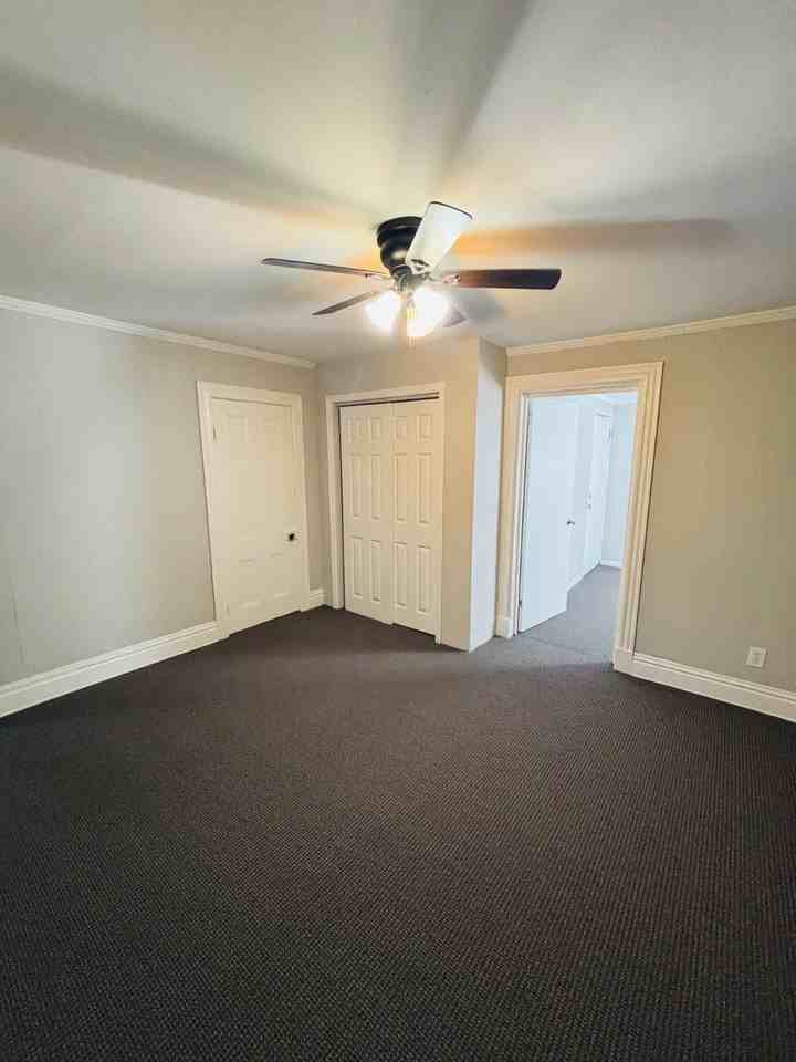 232 Glen Cove Ave - Photo 7 of 8