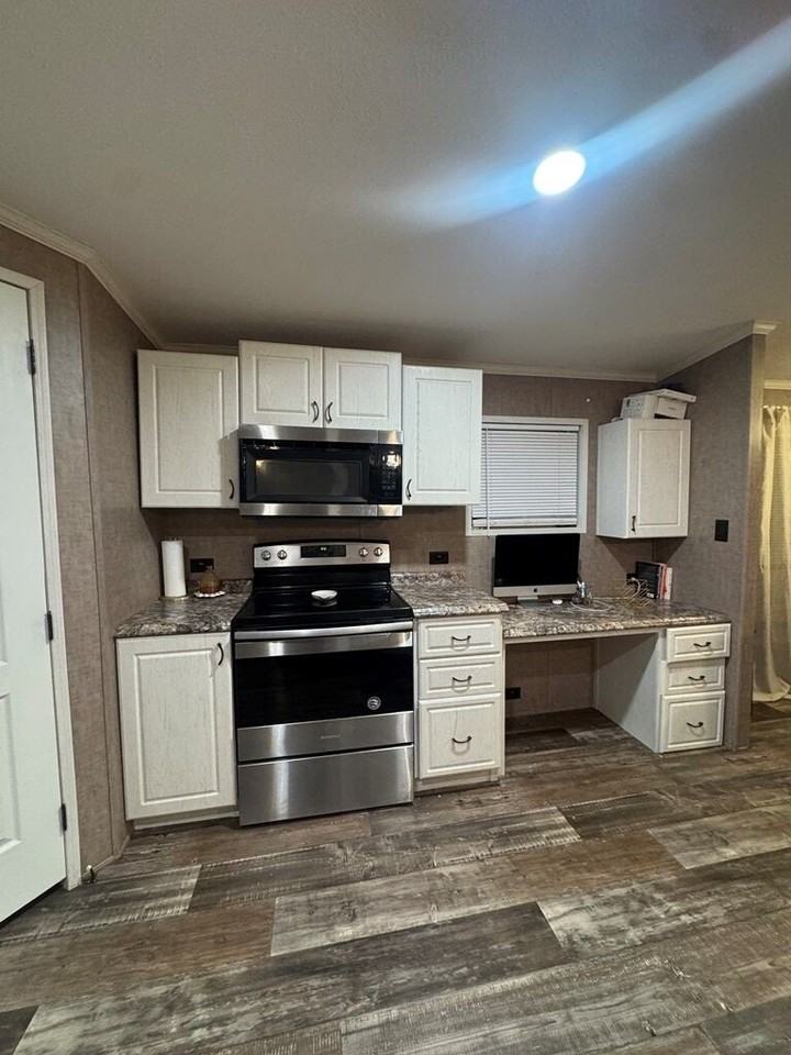 4009 Brook Ave - Photo 3 of 5