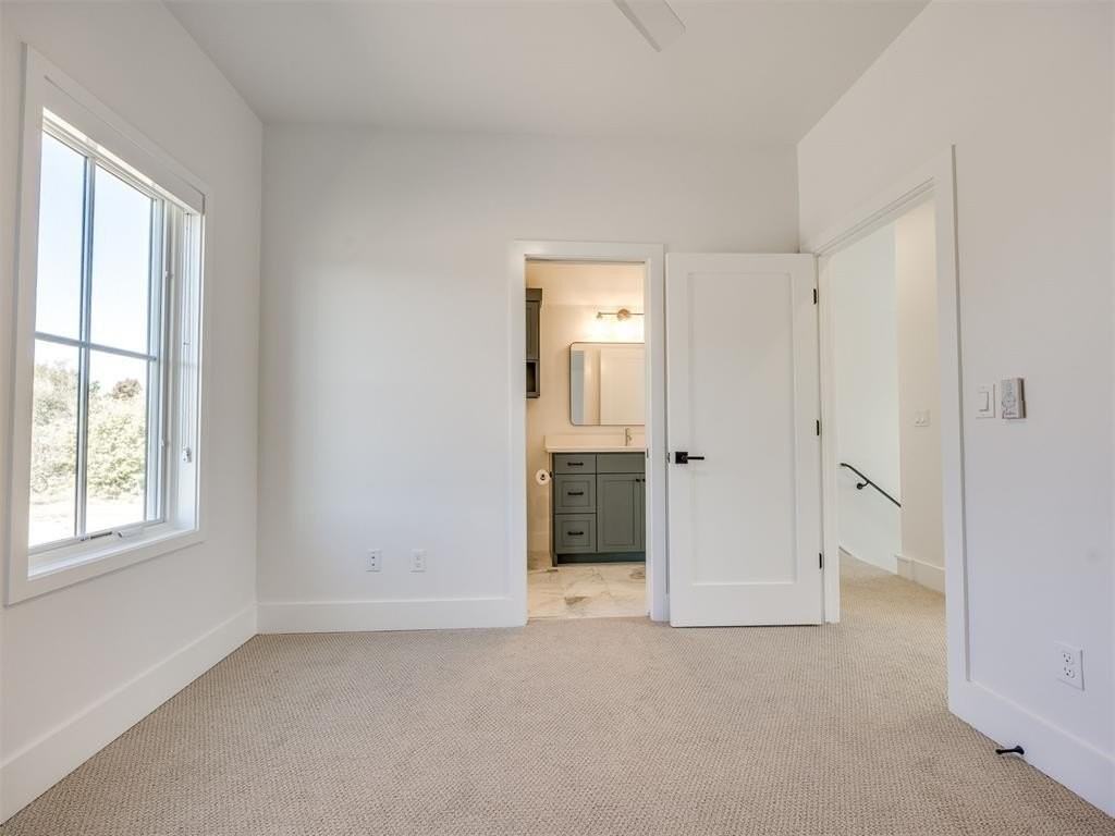 1078 Hangar Dr - Photo 6 of 11
