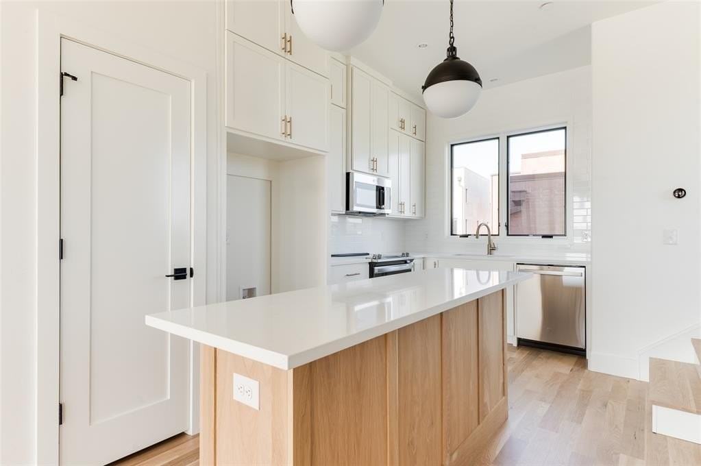 1701 Wheeler St - Photo 6 of 11
