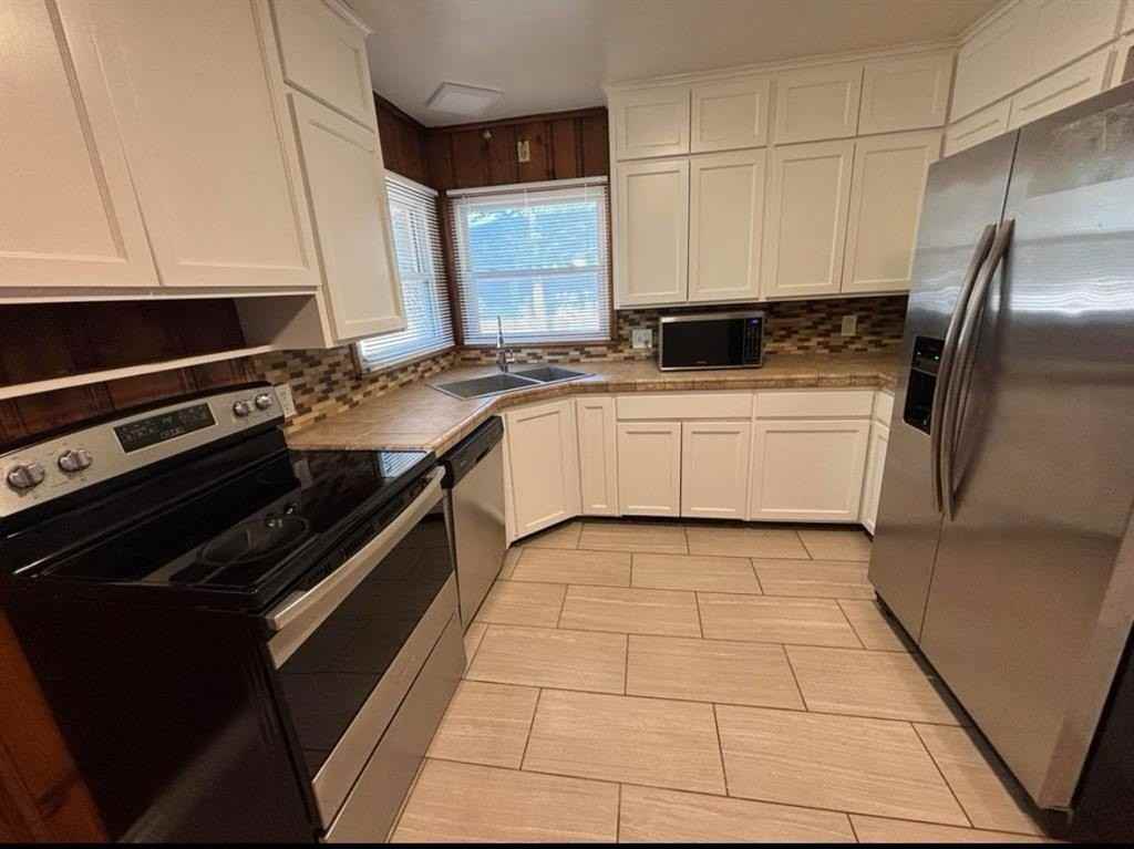 1230 Caddell Ln - Photo 5 of 13