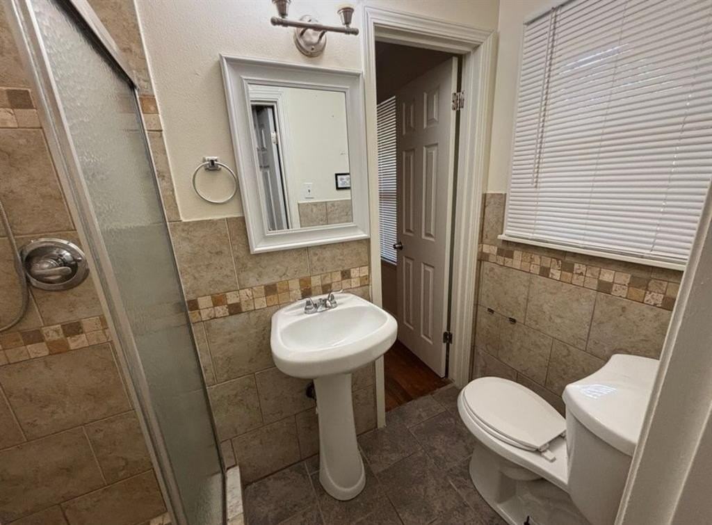 1230 Caddell Ln - Photo 7 of 13
