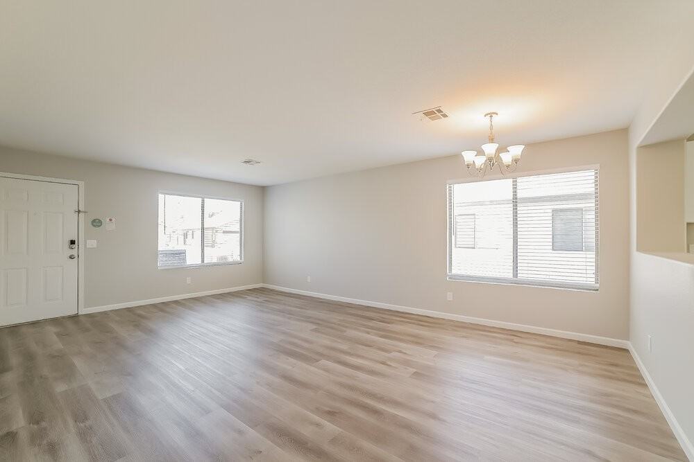 15905 W Elm St - Photo 4 of 16