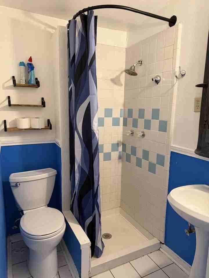 613 Storey Ave - Photo 6 of 12