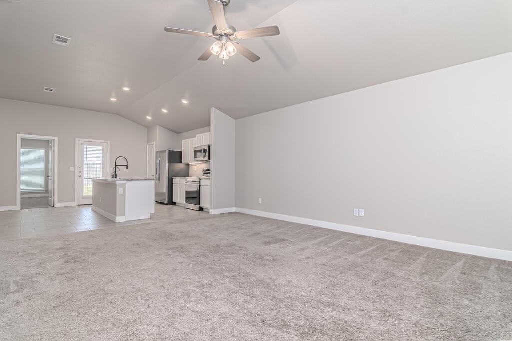 2608 Ranch Ave - Photo 2 of 27