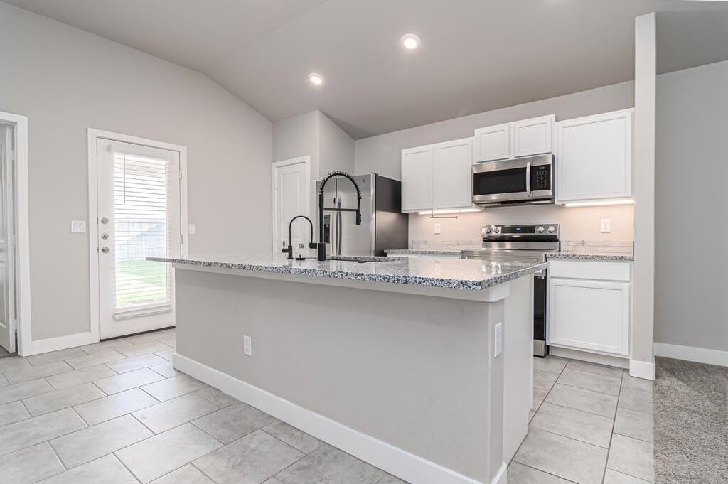 2608 Ranch Ave - Photo 3 of 27