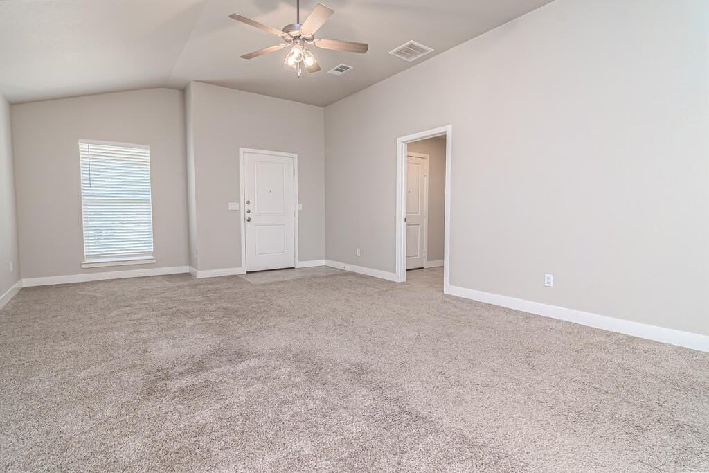 2608 Ranch Ave - Photo 4 of 27