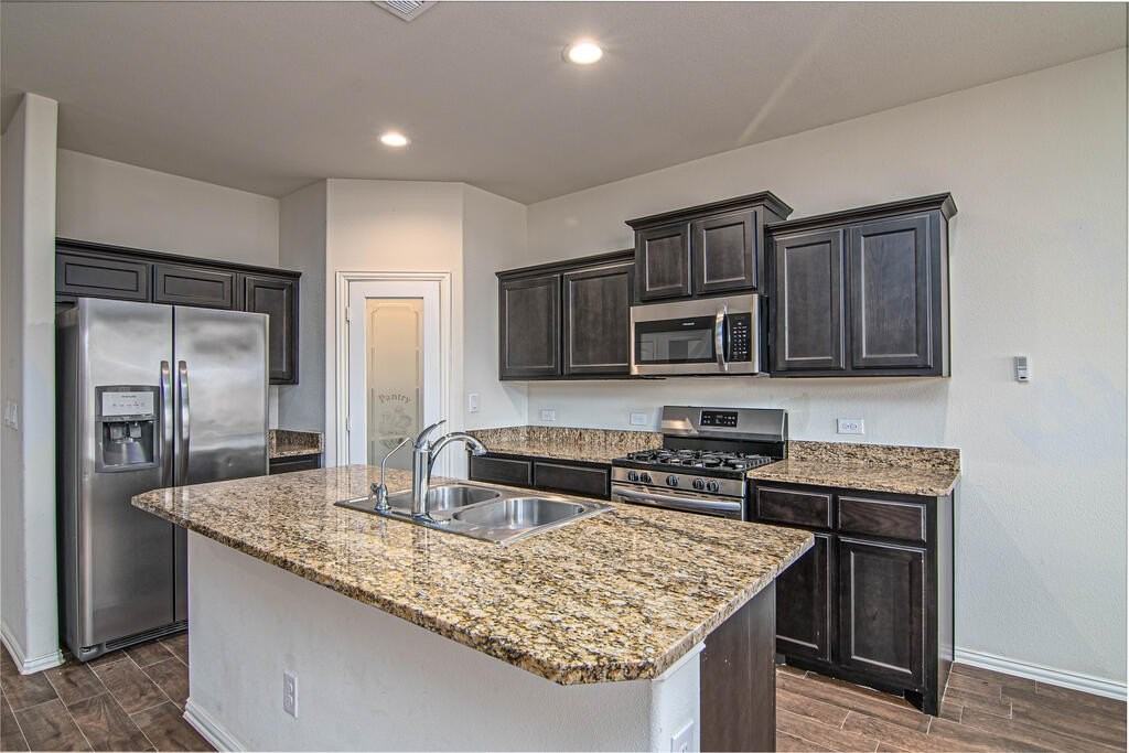 7321 Fossell Ranch Rd - Photo 4 of 34