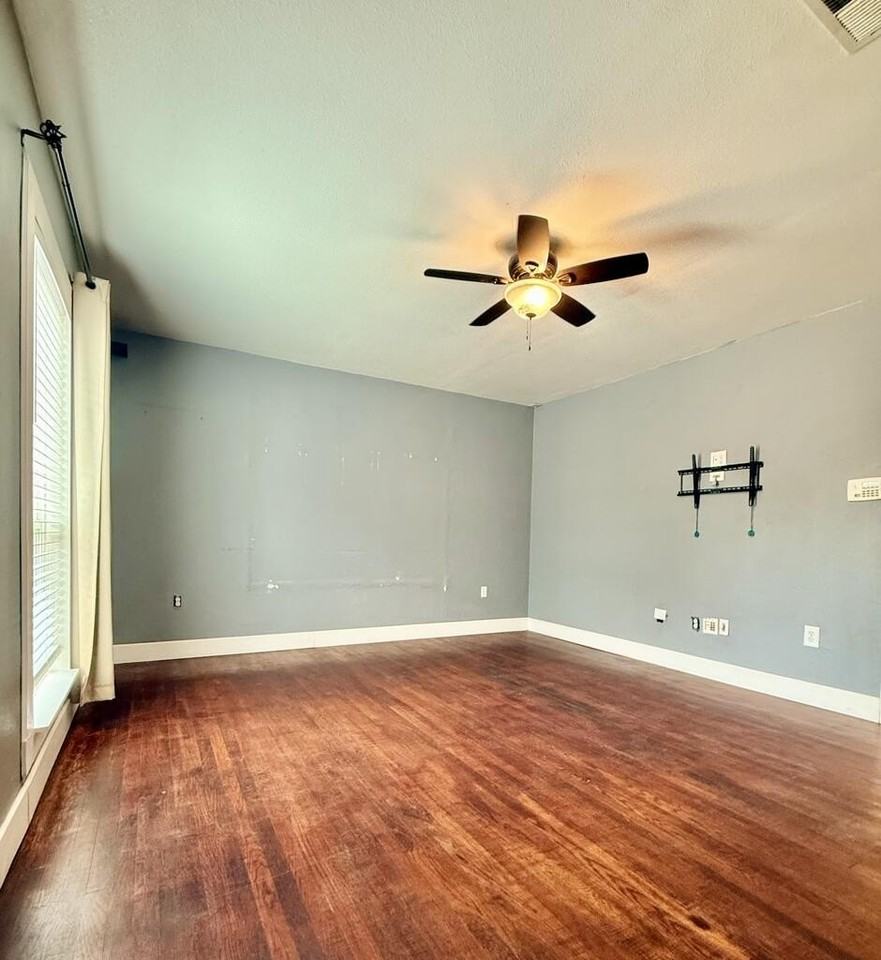2000 W Kentucky Ave - Photo 4 of 24