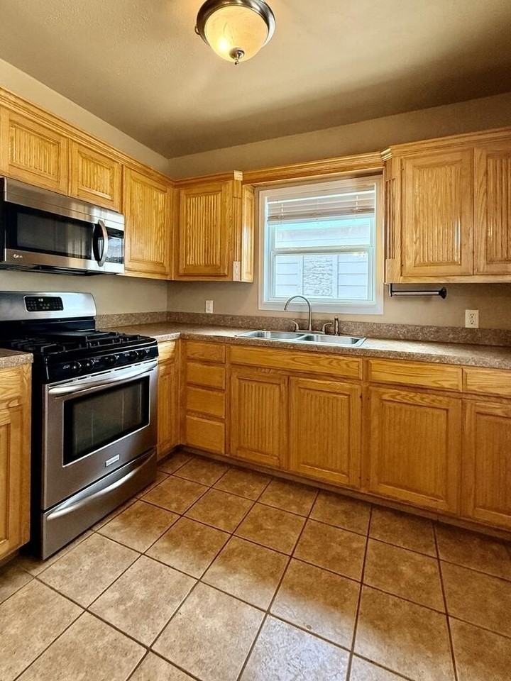 2000 W Kentucky Ave - Photo 6 of 24