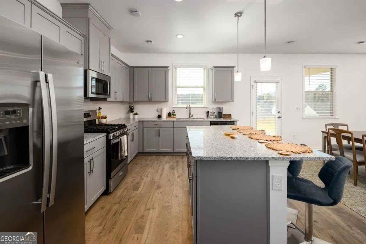 2319 Derrick Dr - Photo 4 of 16