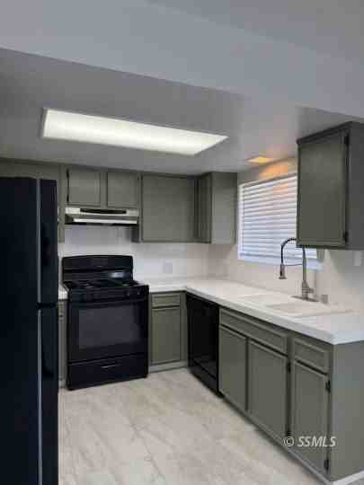 127 S Gateway Blvd Apt A - Photo 6 of 17