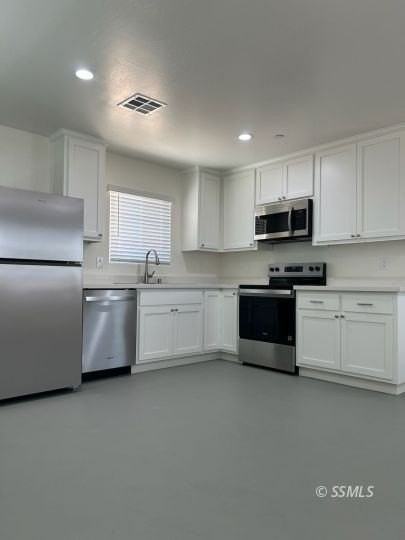 1340A W Mariposa Ave - Photo 5 of 13